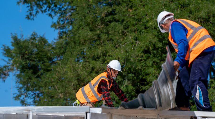 Expert Emergency Roof Repairs services in Sycamore, IL